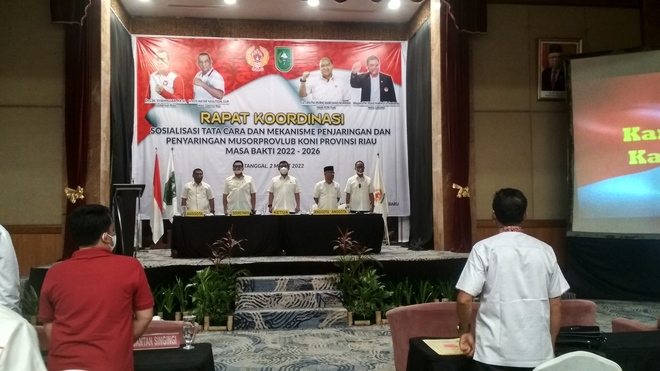 Tim Penjaringan dan Penyaringan Calon Ketua Umum KONI Riau gelar sosialisasi Musyawarah Olahraga Provinsi Luar Biasa (Musorprovlub) KONI Riau, di Hotel Aryaduta, Rabu (2/3/2022).